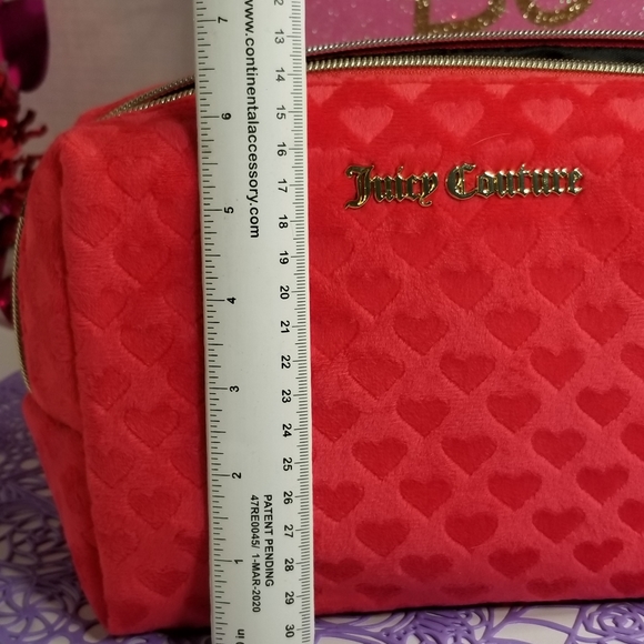 Juicy Couture Red Valor with Hearts Cosmetic Travel Bag New - Picture 9 of 14